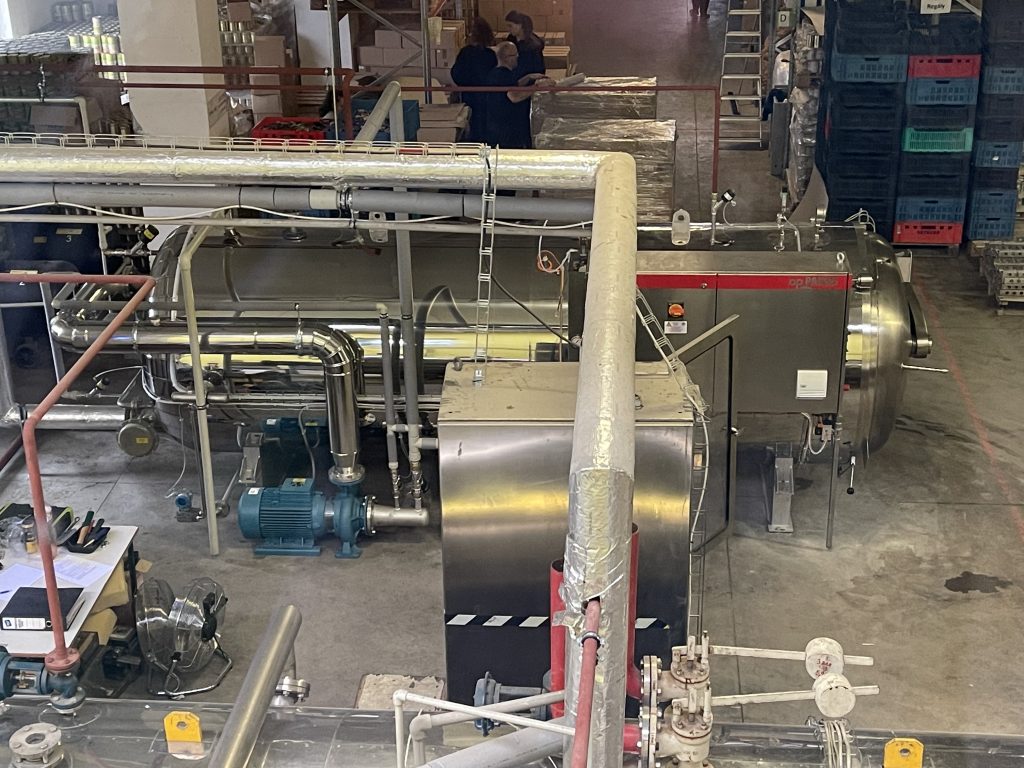 New autoclave connected to steam, demineralised water, air and sewage