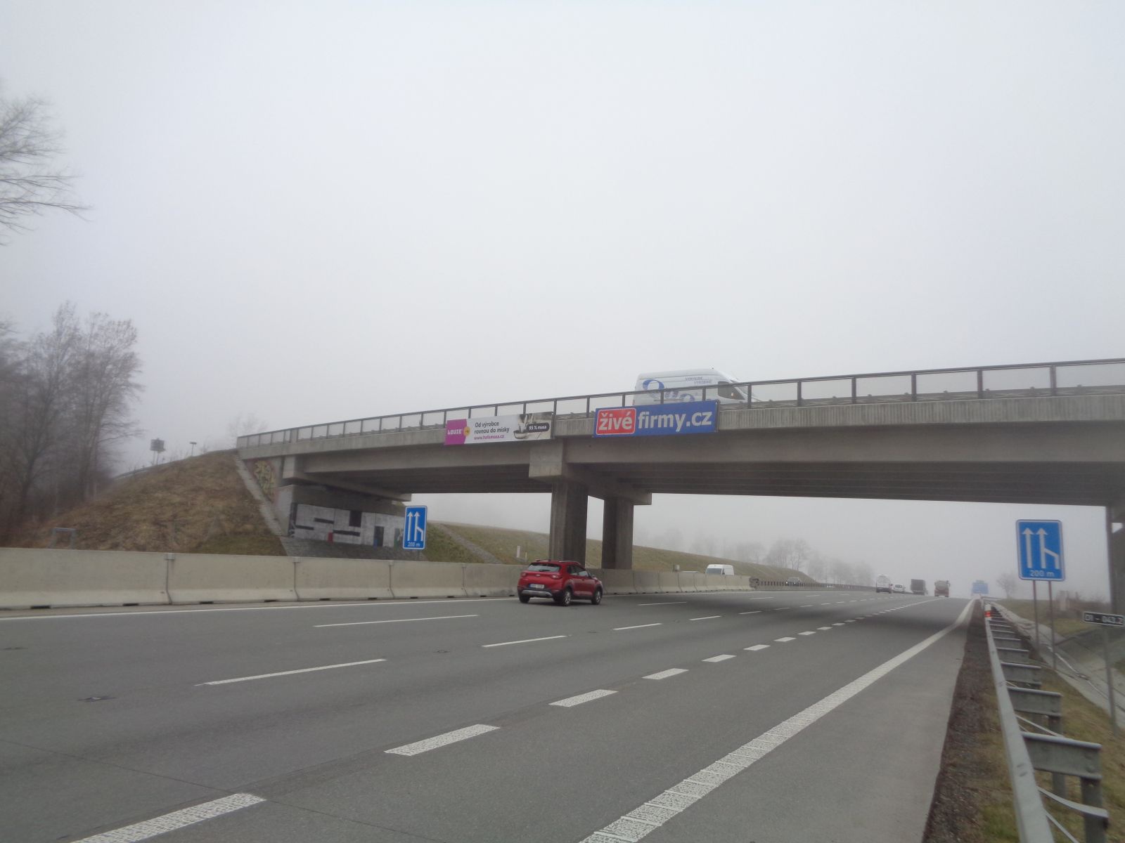 The D1 motorway is already decorated with ads for LOUIE!