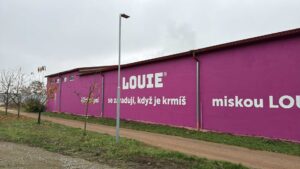 Dokončili jsme rekonstrukci fasády naší výrobní haly!